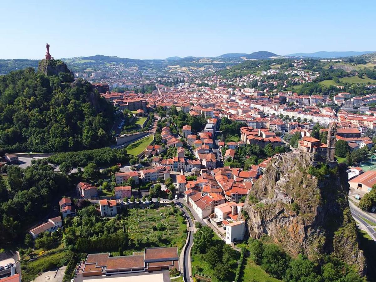 Maison au Loup - Superbe ancien hotel particulier du XVIe siècle au cœur de la vieille ville du Puy Le Puy-en-Velay Extérieur photo